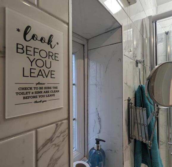 Pensione The Manor Guest House In Wembley