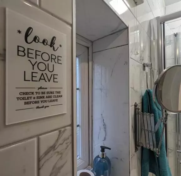 Majatalo The Manor Guest House In Wembley