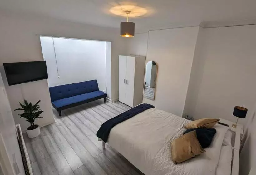 Majatalo The Manor Guest House In Wembley