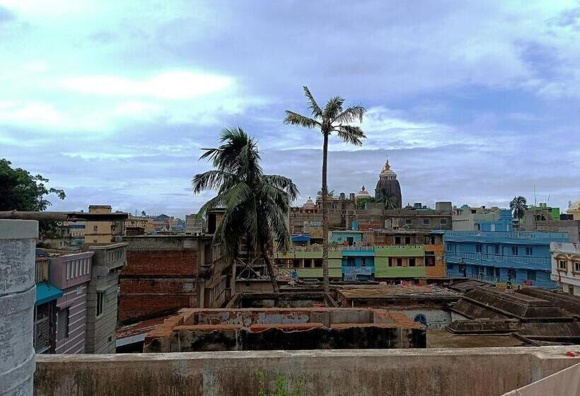 ペンション Gayatri Guest House