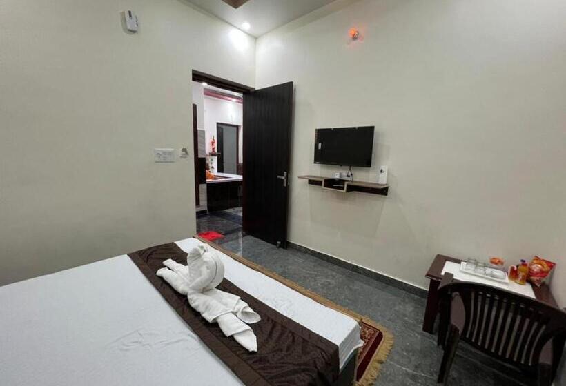 Pensão Super Collection O Flagship Vraj Niwas