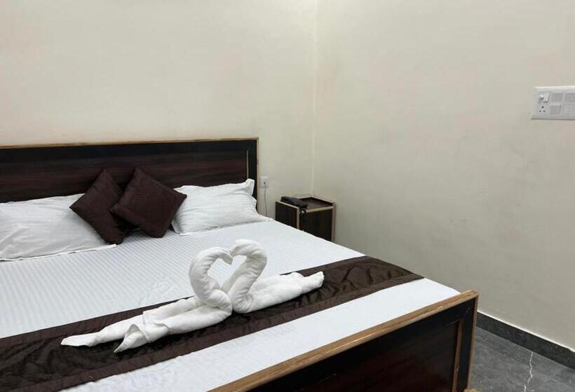 Pensão Super Collection O Flagship Vraj Niwas