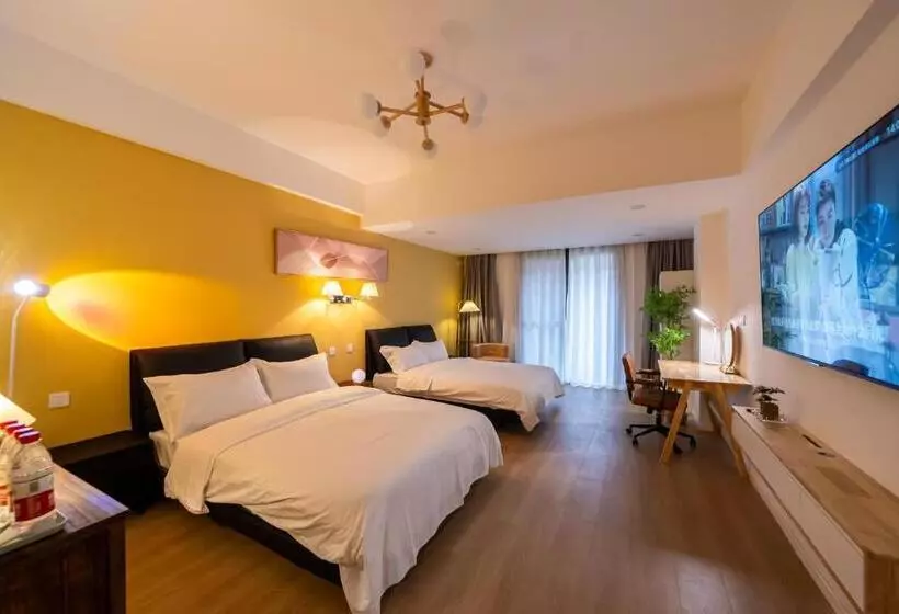 Cloud Expo Apartment