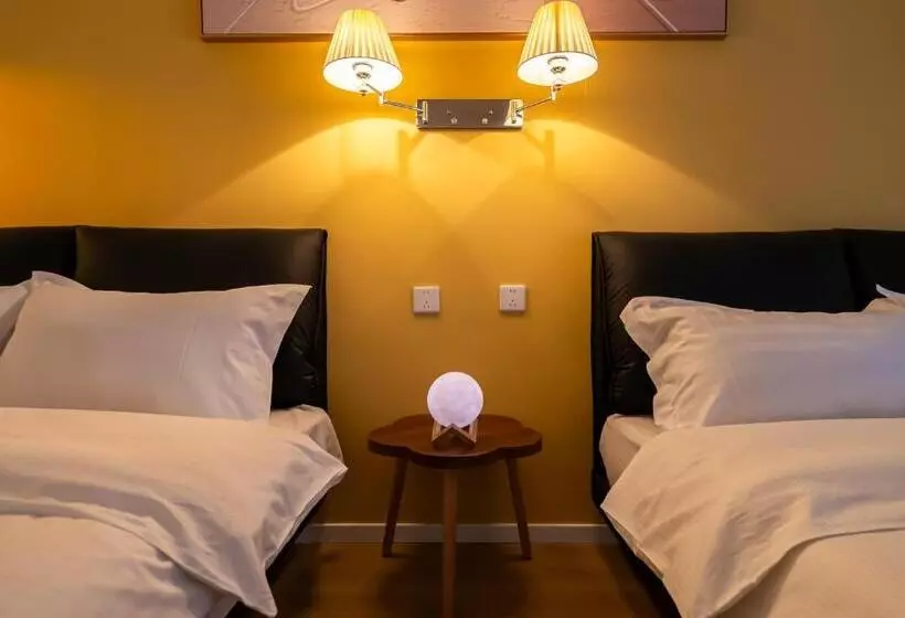 Cloud Expo Apartment