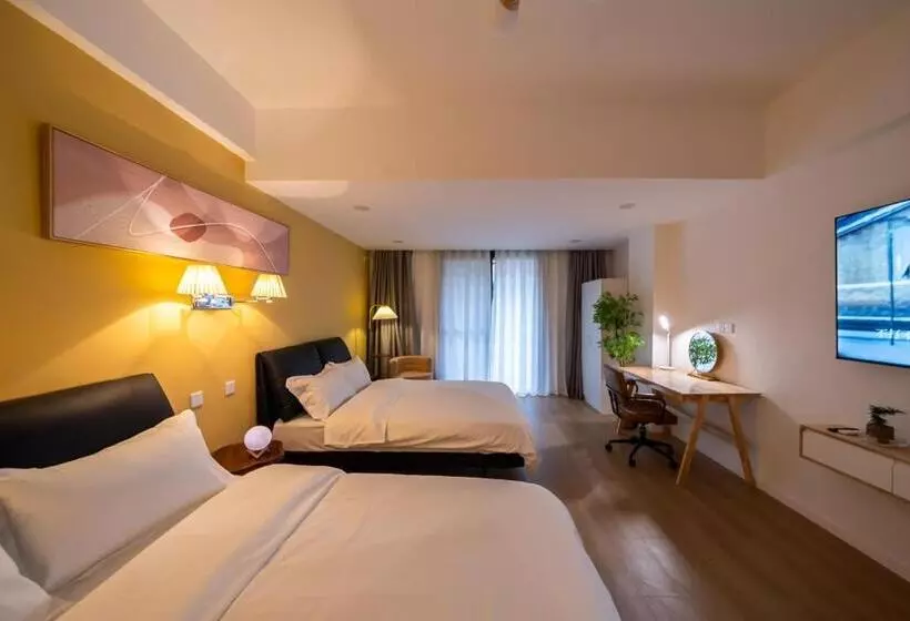 Cloud Expo Apartment