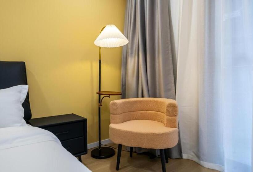 Cloud Expo Apartment