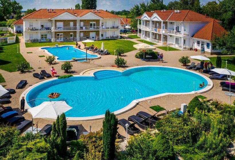 Aranyszarvas Panzió, étterem és Grillterasz