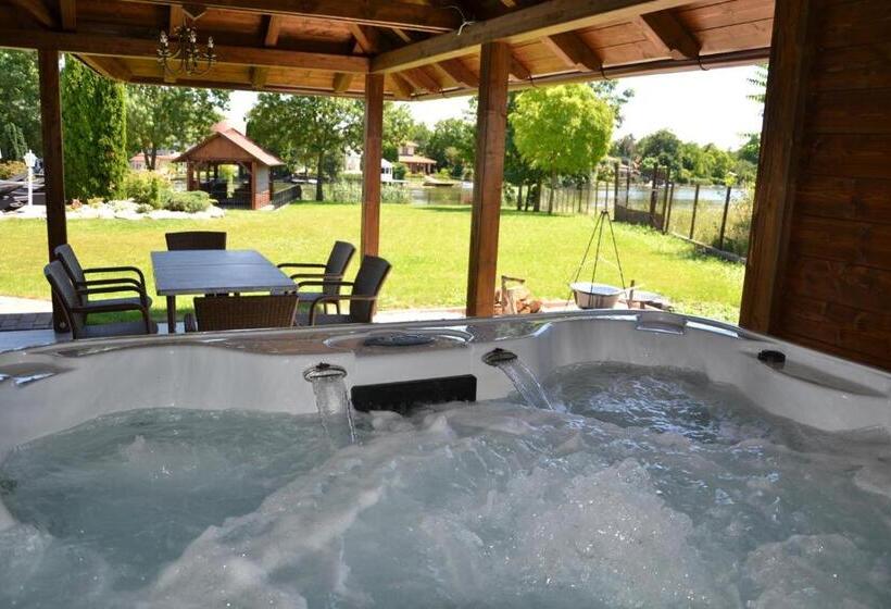 Aranyszarvas Panzió, étterem és Grillterasz