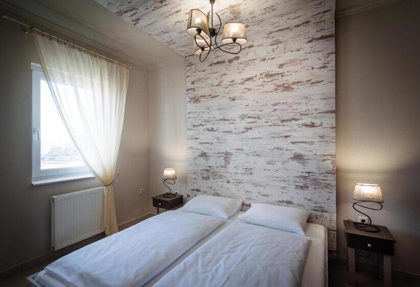 Aranyszarvas Panzió, étterem és Grillterasz