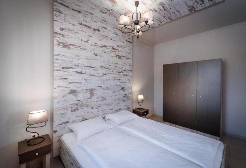 Aranyszarvas Panzió, étterem és Grillterasz