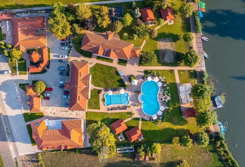 Aranyszarvas Panzió, étterem és Grillterasz