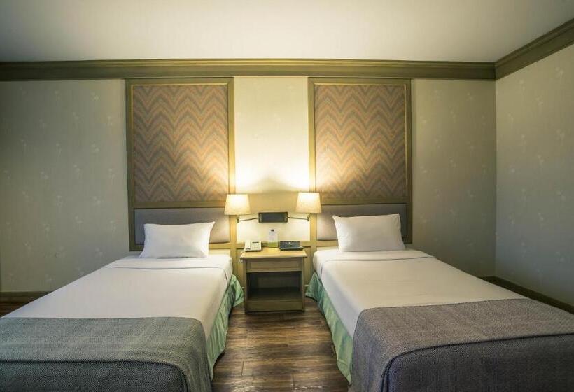 בית מלון כפרי โรงแรมมุกดาหารแกรนด์