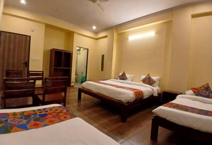 هتل Fabexpress Golden Manor Inn