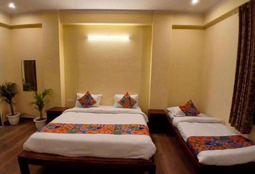 هتل Fabexpress Golden Manor Inn