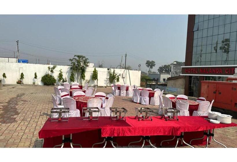 בית מלון כפרי Nalanda Inn Bihar