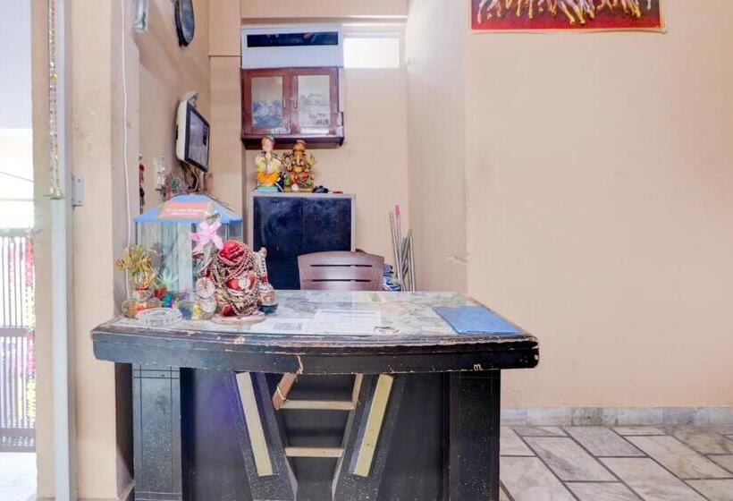 هتل Oyo 822174 Sansaar