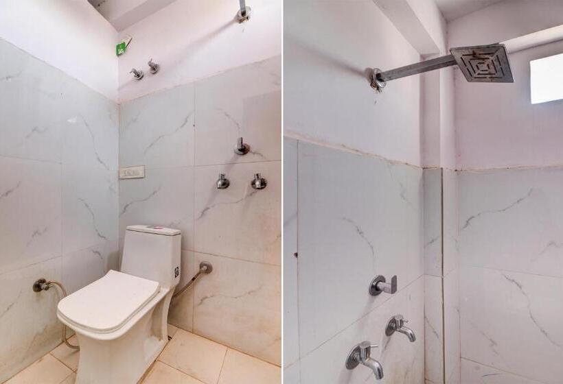 هتل Oyo 822174 Sansaar