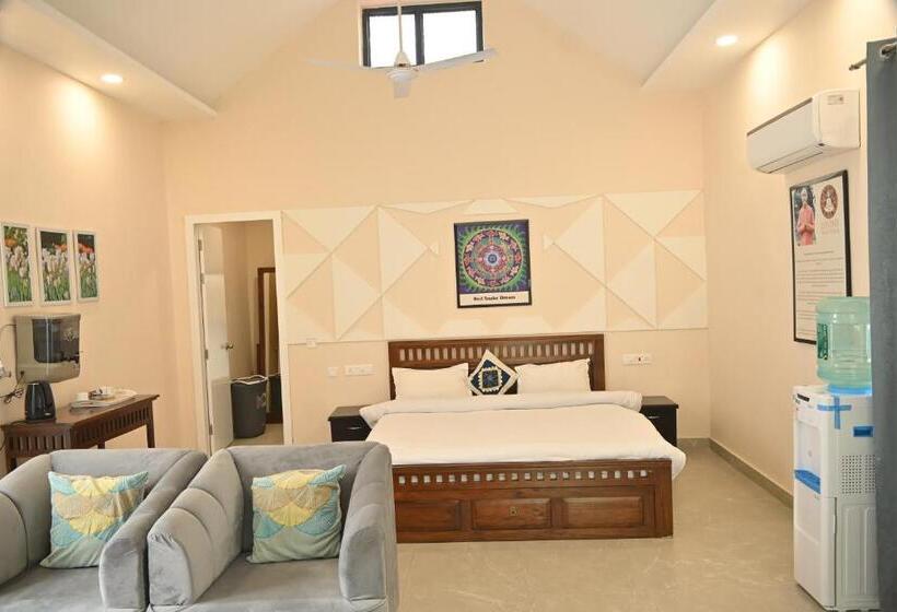 בית מלון כפרי Solis Wellness Retreat