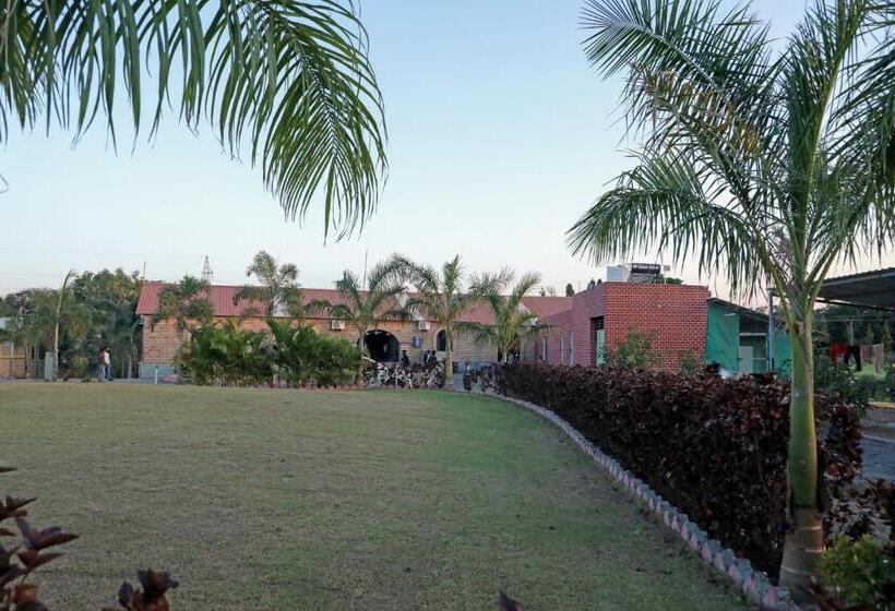 ホテル The Gir Polo Club