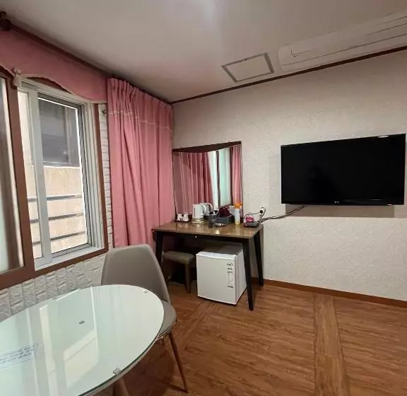 Oreum Motel