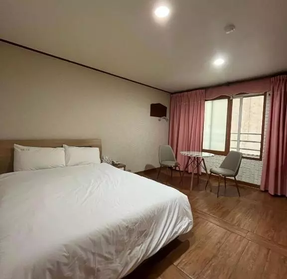 Oreum Motel
