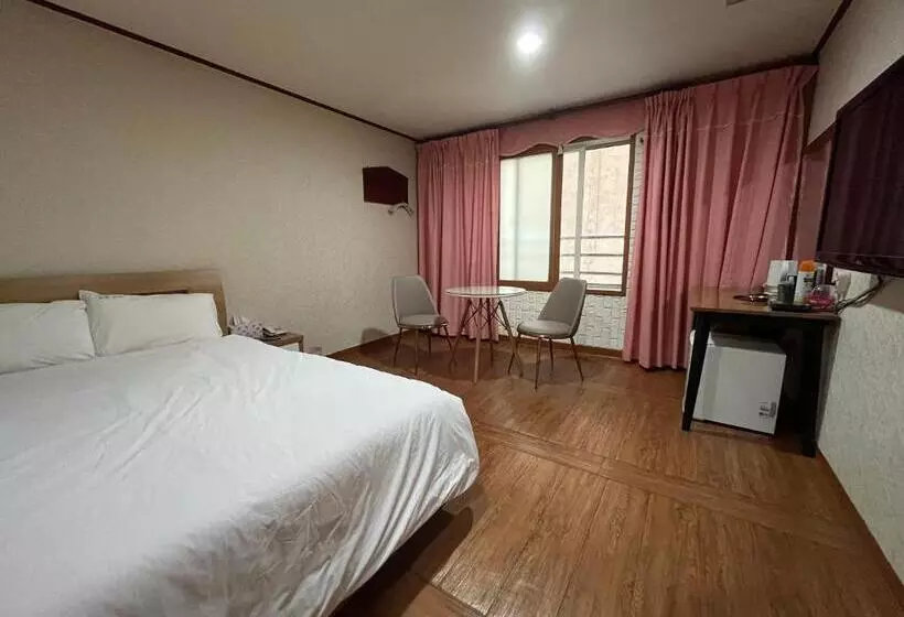Oreum Motel