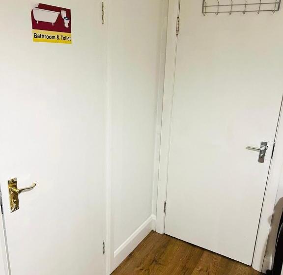 Pensione Double Bed Room For Couple Tidy Room Room 4