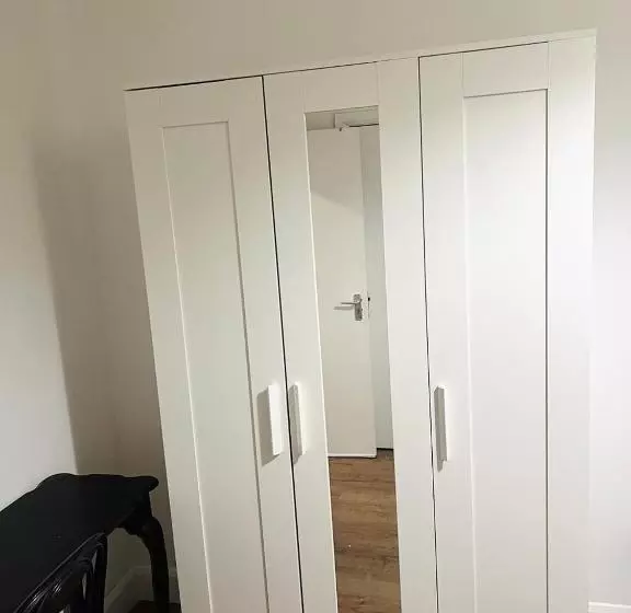 پانسیون Double Bed Room For Couple Tidy Room Room 4