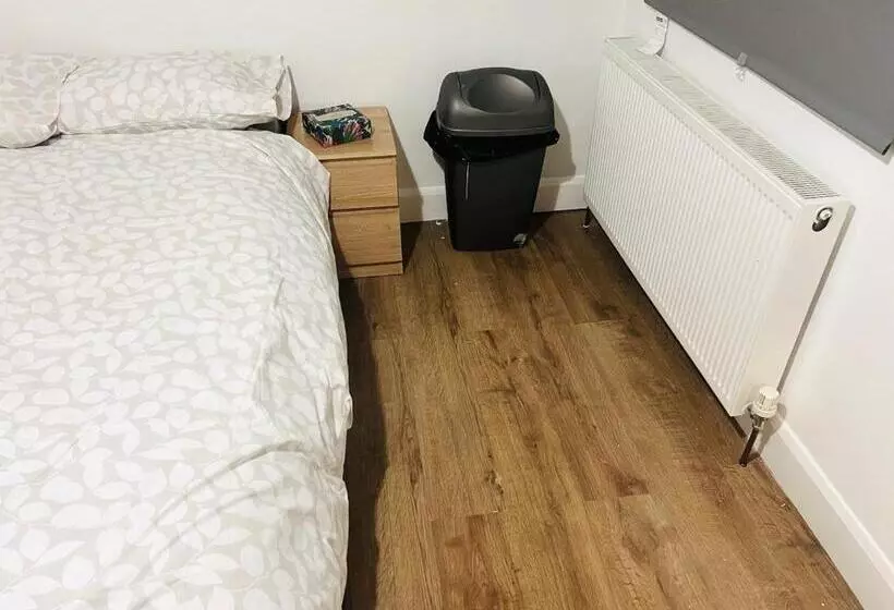 پانسیون Double Bed Room For Couple Tidy Room Room 4