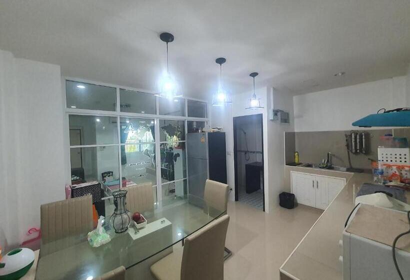 ペンション Tawatchai House Phuket