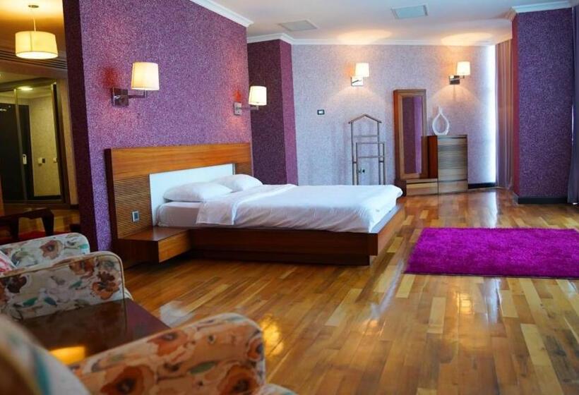 Agsaray Deluxe Hotel & Spa