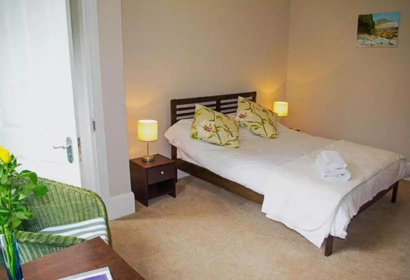 Aamiaismajoitus (B&B) Claridge House