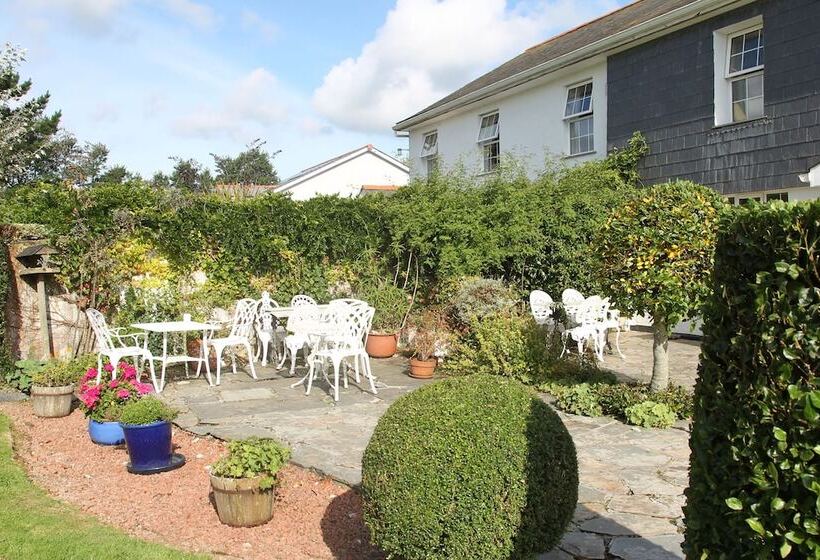 Bed and Breakfast Treweens