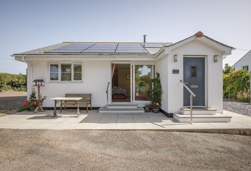 Bed and Breakfast Treweens