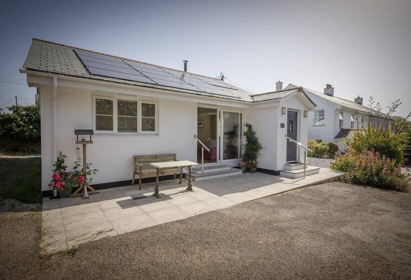 Bed and Breakfast Treweens