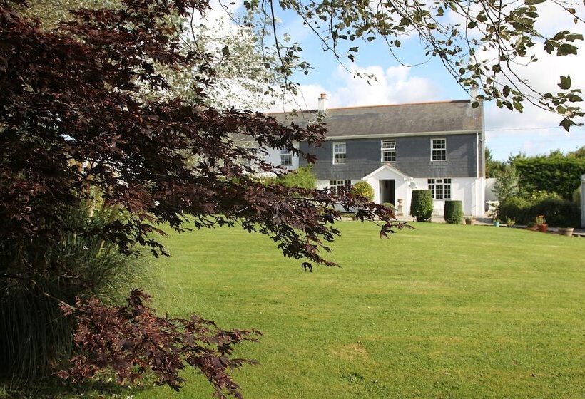 Bed and Breakfast Treweens