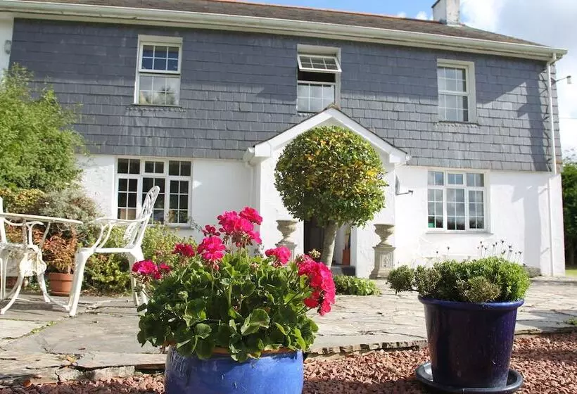 Bed and Breakfast Treweens