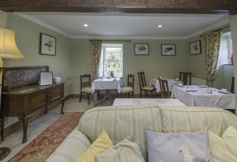 Bed and Breakfast Treweens