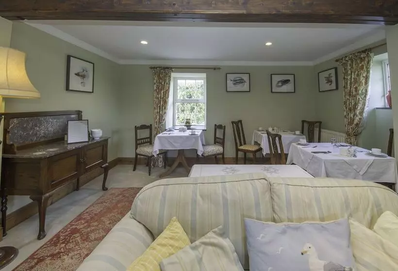 Bed and Breakfast Treweens