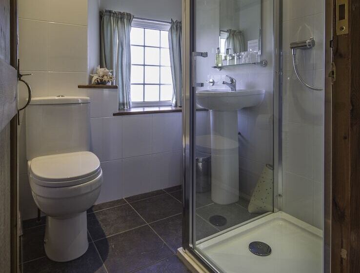 Bed and Breakfast Treweens