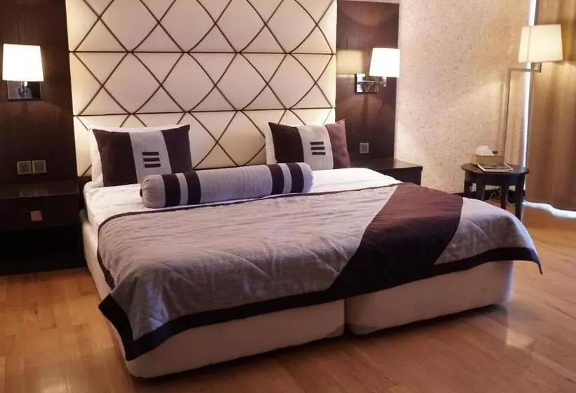 Agsaray Deluxe Hotel & Spa