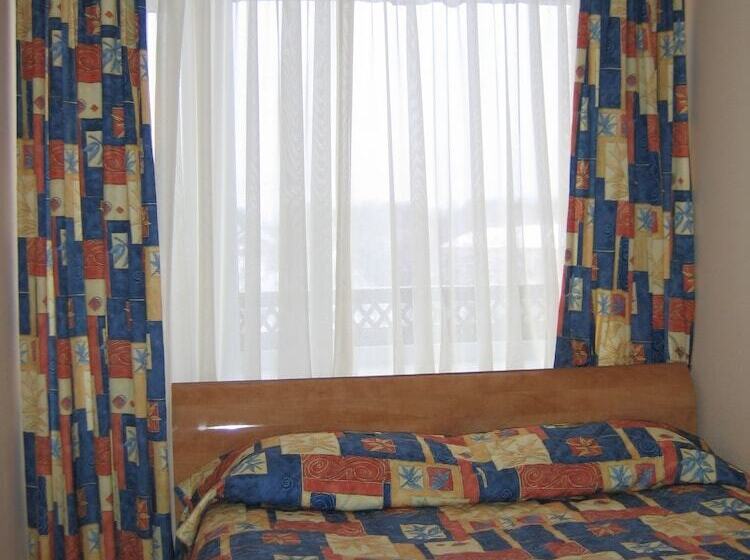 ホテル Amaks Valdaiskie Zori