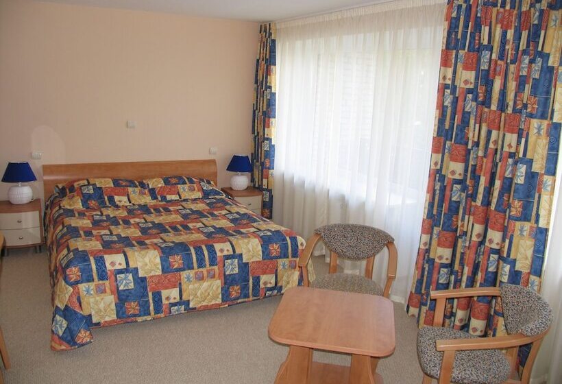 ホテル Amaks Valdaiskie Zori