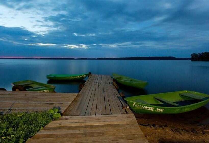 ホテル Amaks Valdaiskie Zori