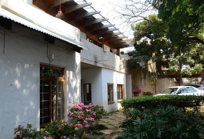 Отель Bed & Breakfast In Hatfield