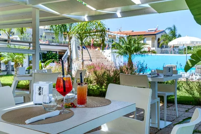 هتل Sentido Michelizia Tropea Resort