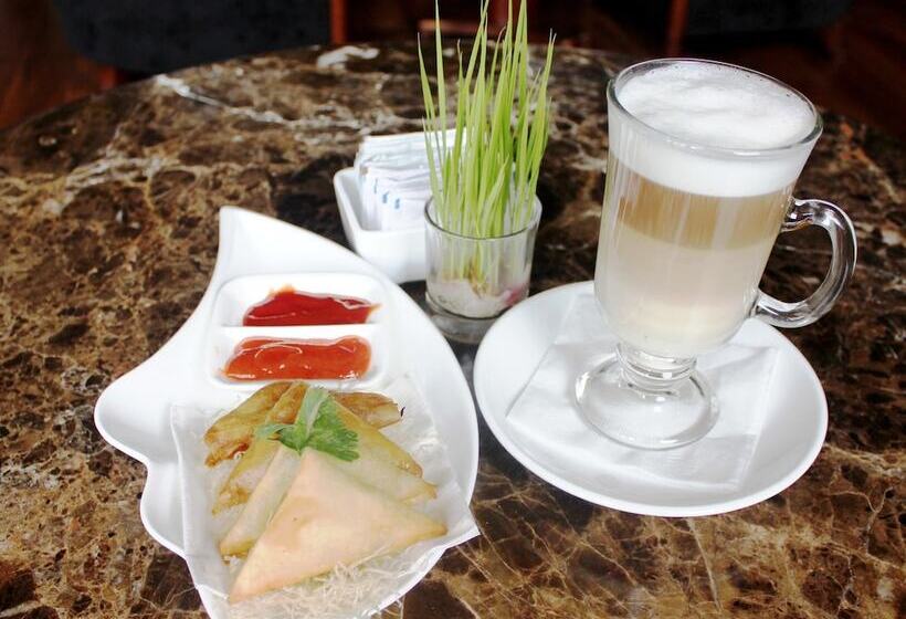 The Golden Bay Hotel Batam