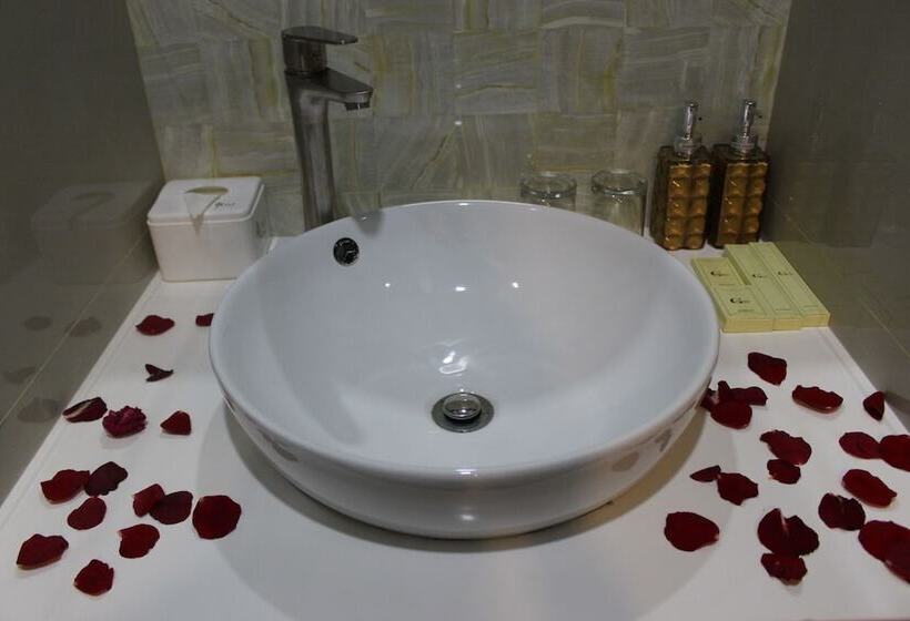 The Golden Bay Hotel Batam