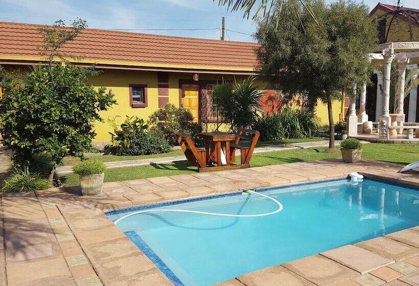 פנסיון Acre Of Africa Guest Venue