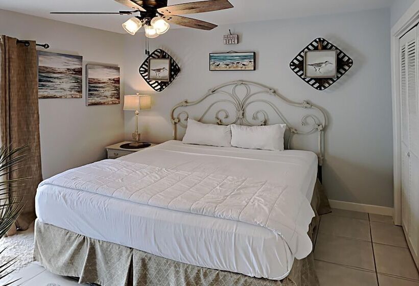 Wendwood Condominiums